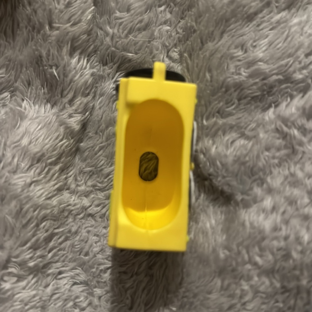 First gen AirPods case - Picture 3 of 5